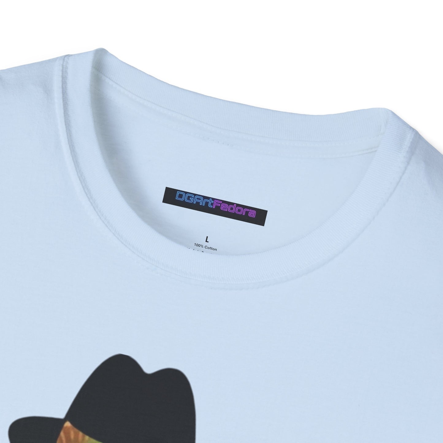 Unisex T-shirt Ciguita the Palmchat with Hat & Chain