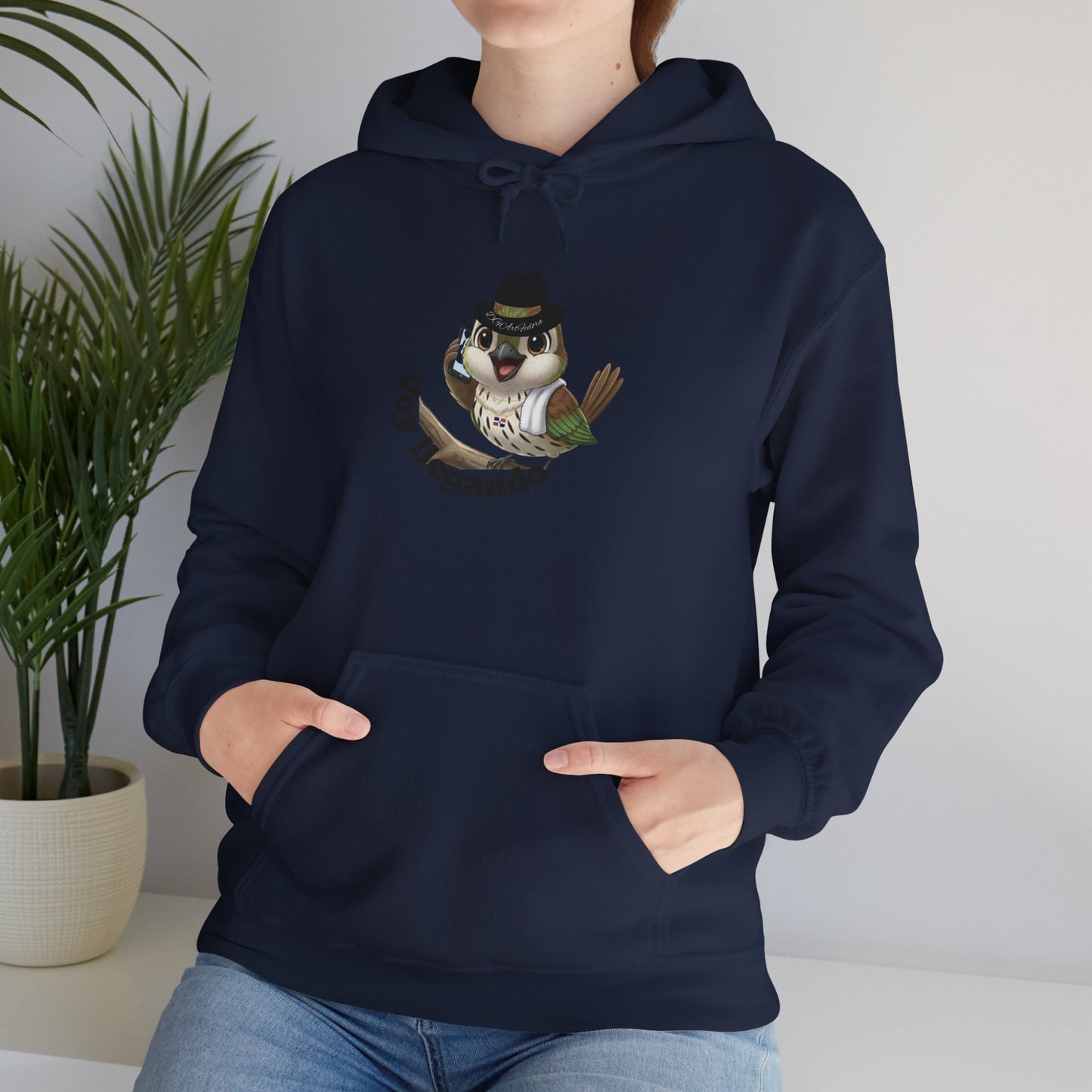 Unisex Heavy Blend  Hooded Sweatshirt with Cigüita "Voy llegando"