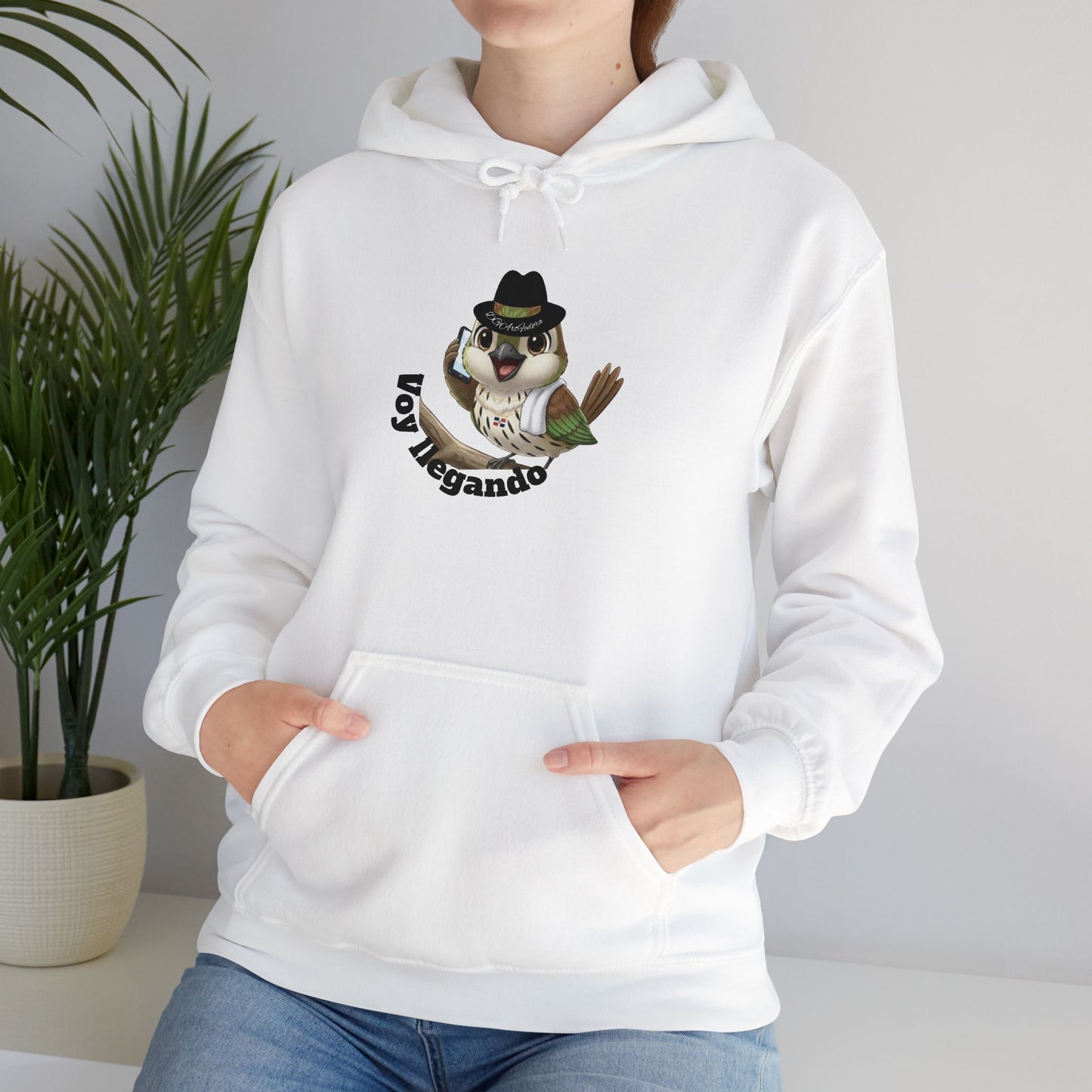 Unisex Heavy Blend  Hooded Sweatshirt with Cigüita "Voy llegando"