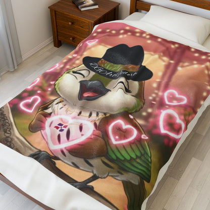 Velveteen Plush Blanket Ciguita with a Ring of Hearts