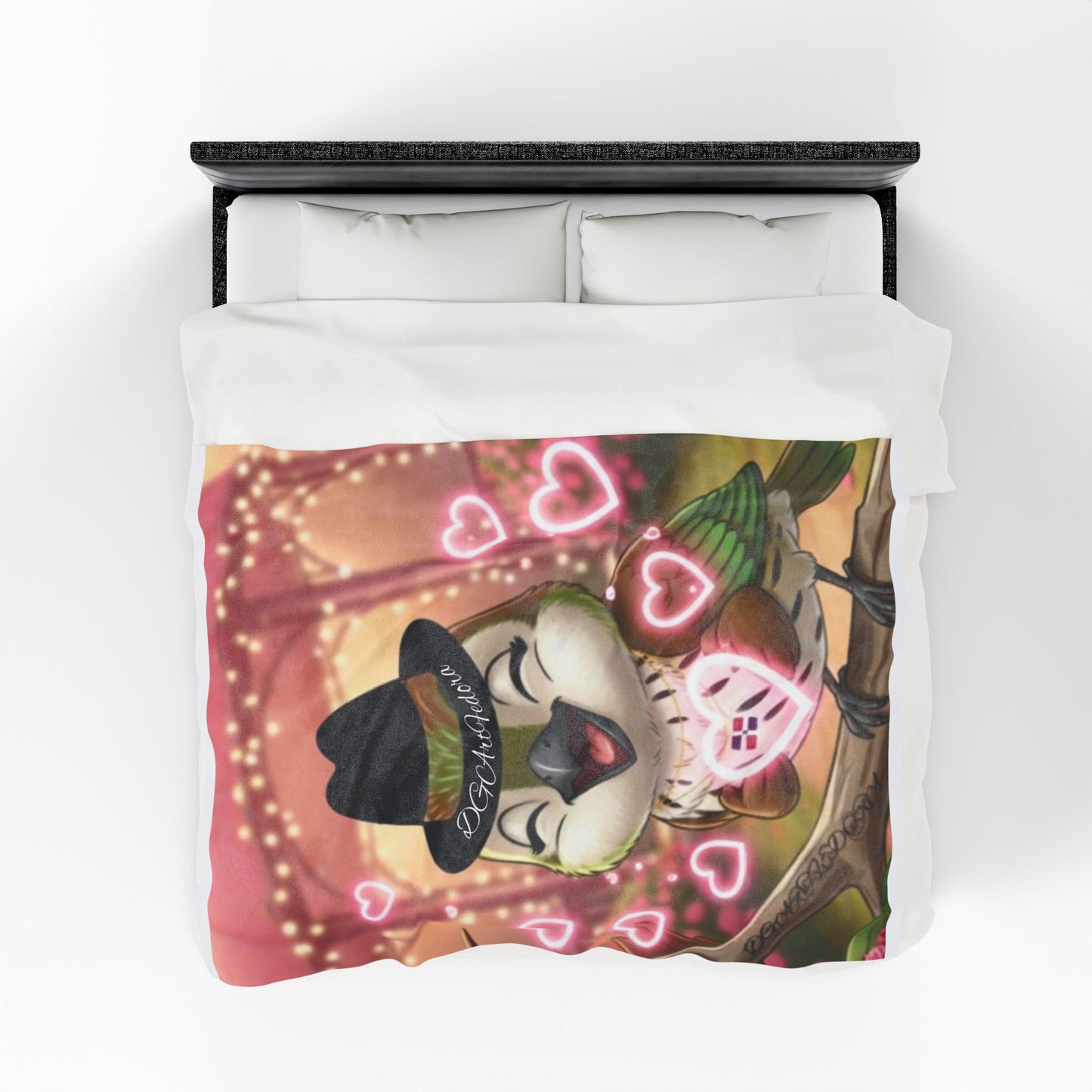 Velveteen Plush Blanket Ciguita with a Ring of Hearts