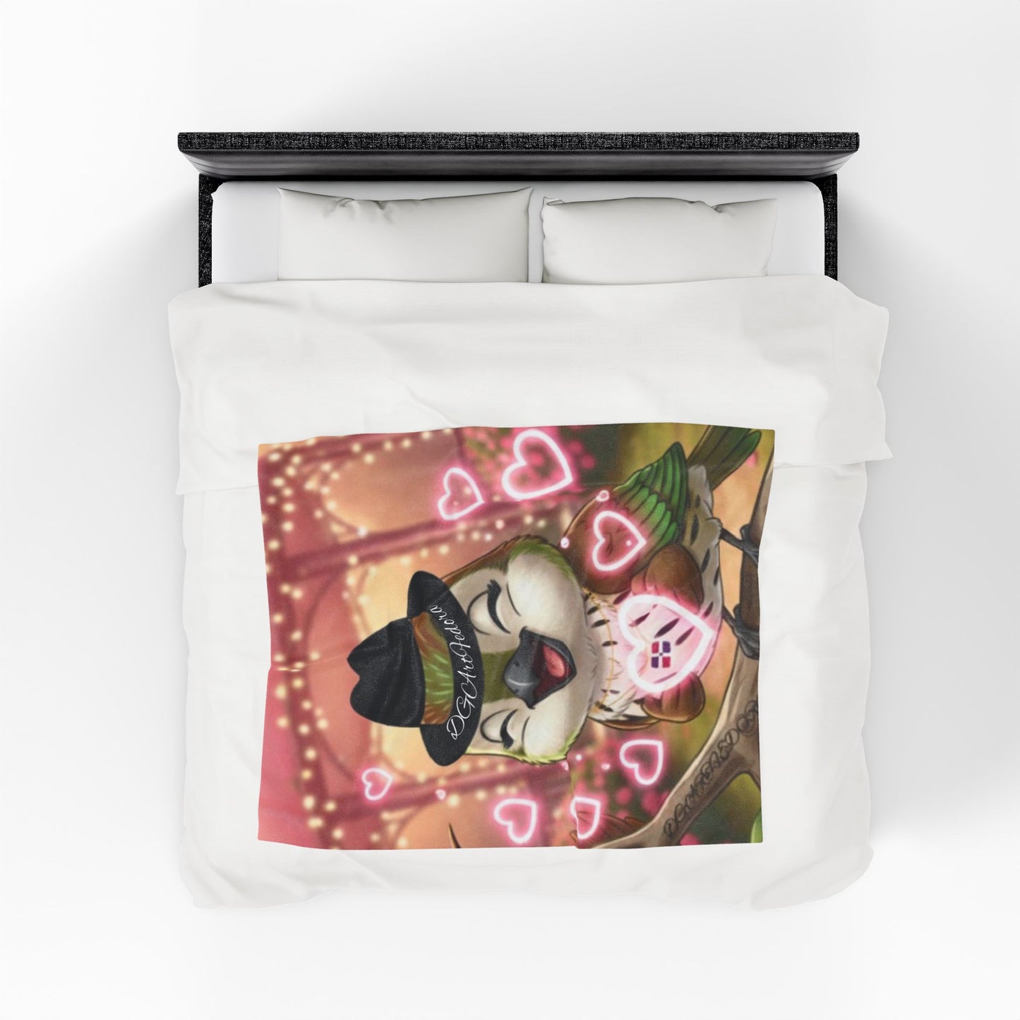 Velveteen Plush Blanket Ciguita with a Ring of Hearts